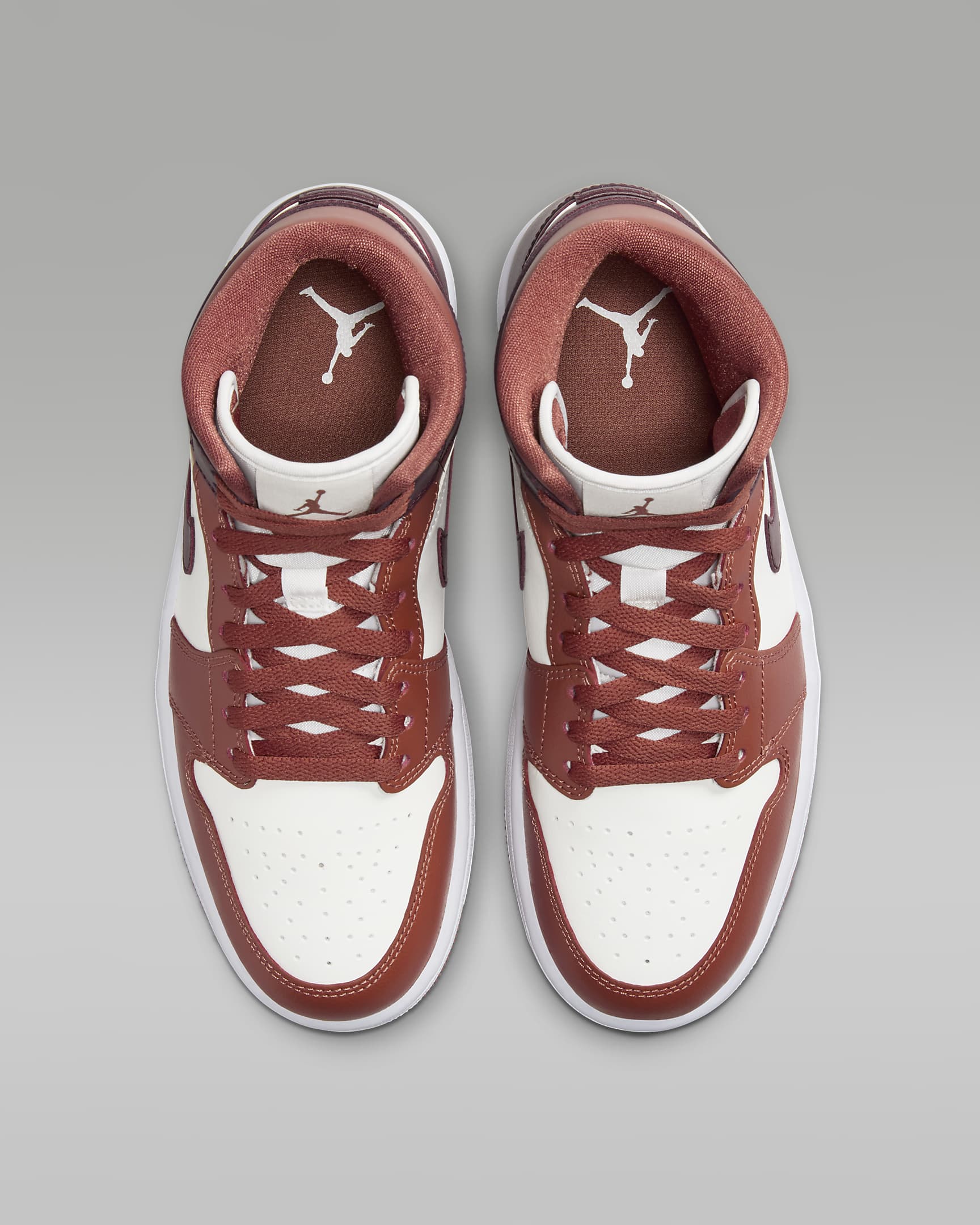 air-jordan-1-mid-womens-shoes-Kg3nnj.png