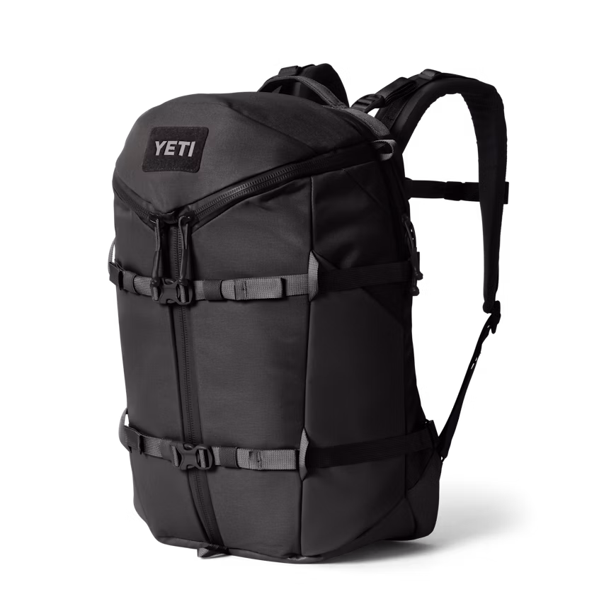 W-site_studio_bags_Ranchero_27L_Black_Front_036_Primary_B_2400x2400.png