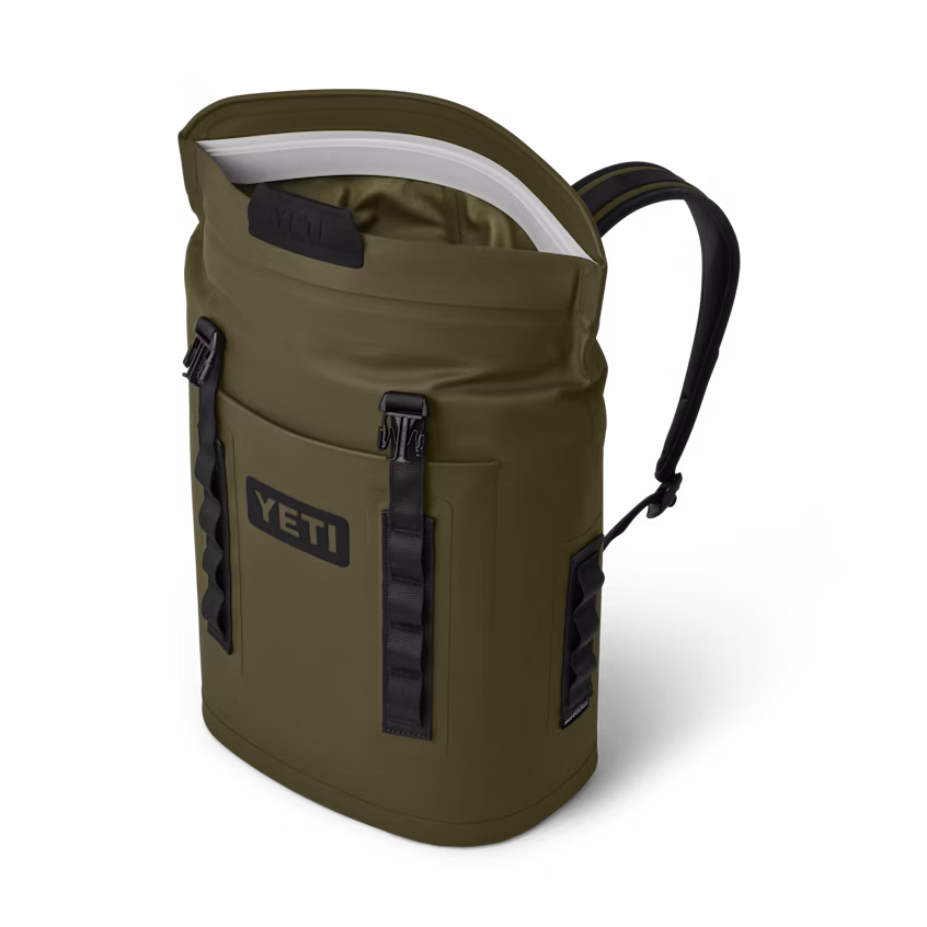 W-site_studio_soft_coolers_Hopper_M_12_Olive_Front_7283_V2_Primary_B_2400x2400.png